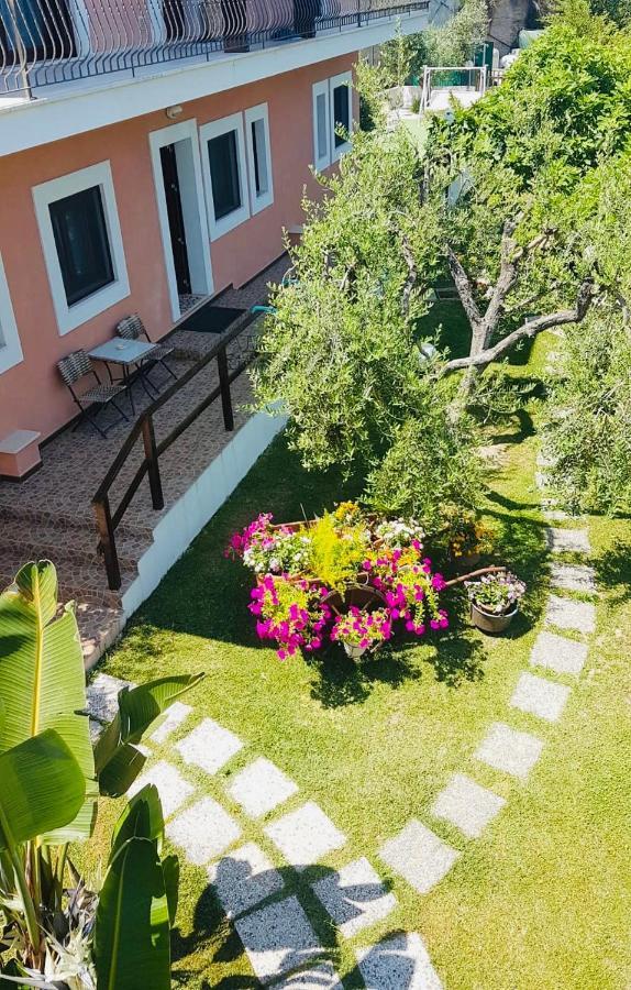 פסקיצ'י B&B Villa Pacifica מראה חיצוני תמונה