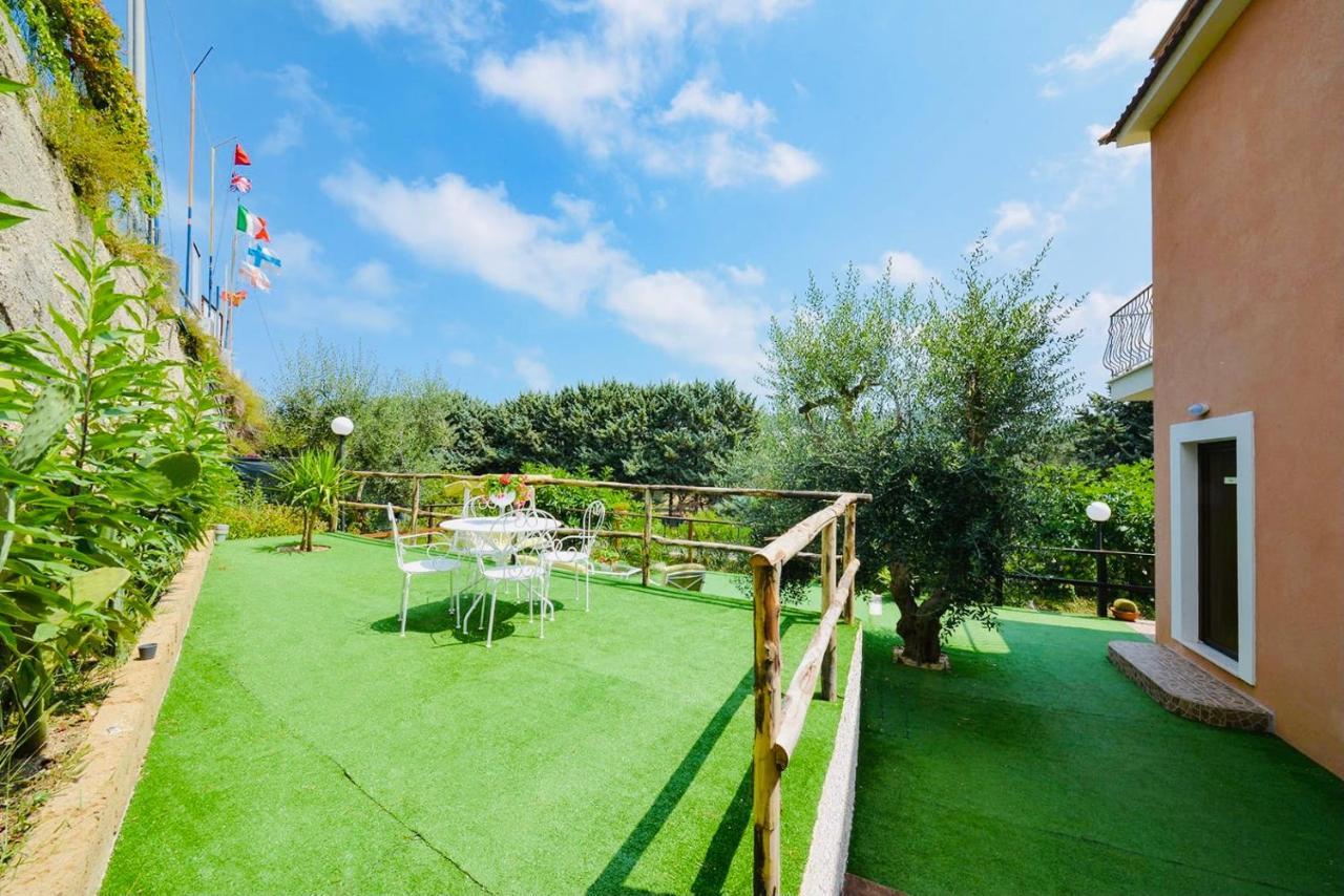 פסקיצ'י B&B Villa Pacifica מראה חיצוני תמונה